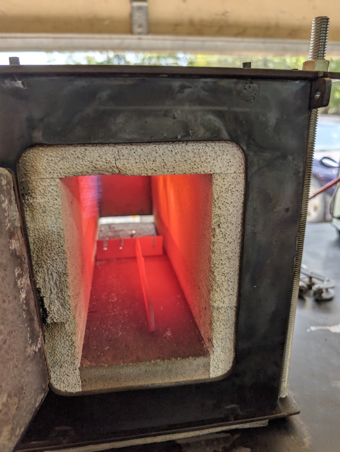 Glowing heat treat forge